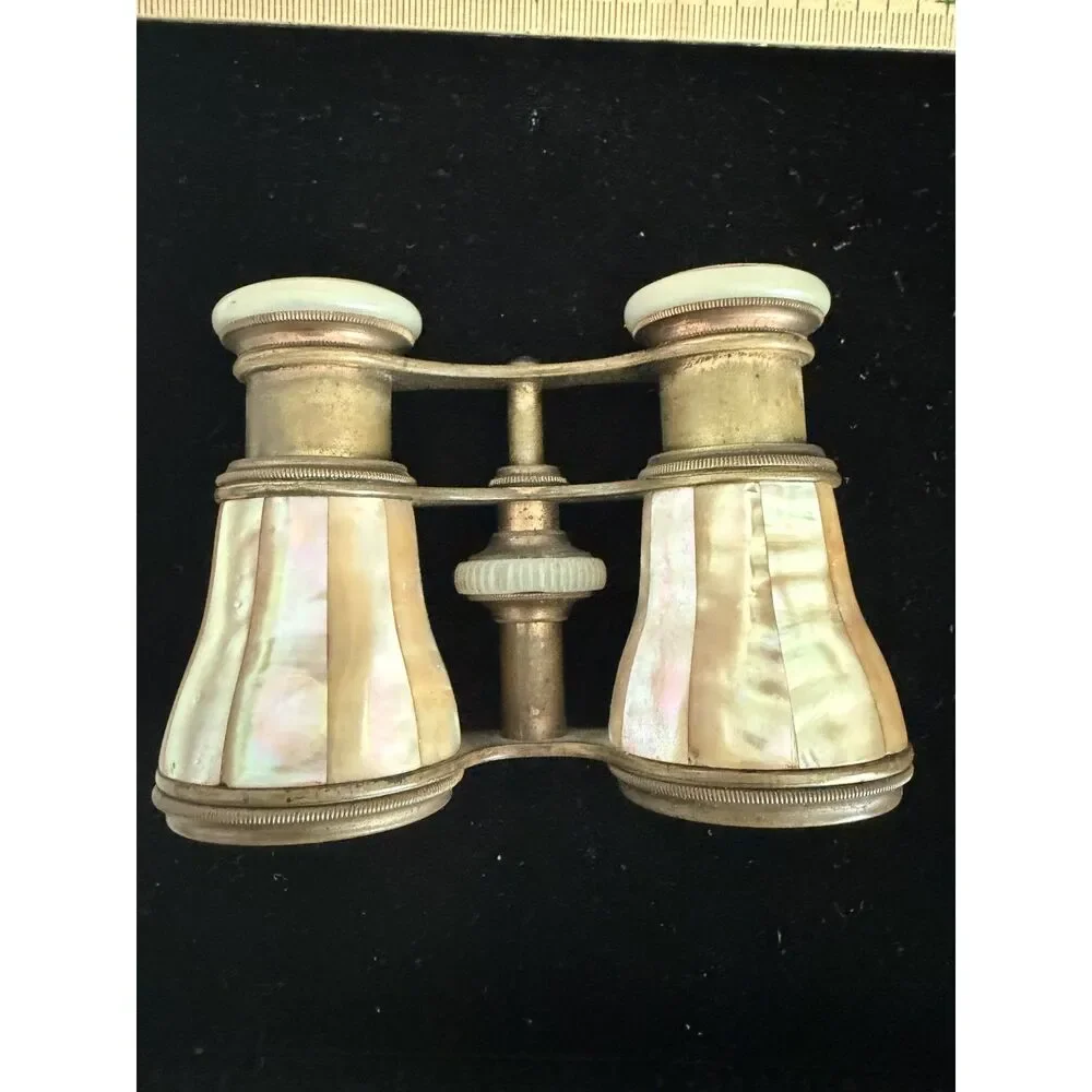 Le Marquise Victorian Mother of Pearl Opera Glasses.